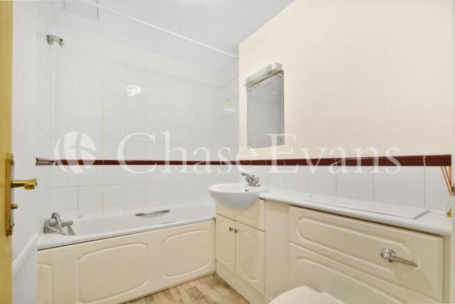 Perry Court, 1 Marit