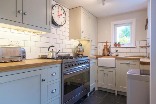 BESPOKE SHAKER - STYLE KITCHEN