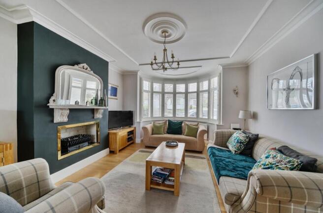 Davidson Frost-Wellings, DFW, Woodhill Crescent, L