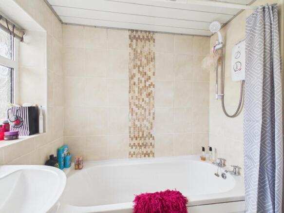 3 bed Semi-Detached for sale Image 11