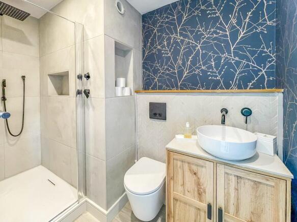 4 bed Detached for sale Image 11