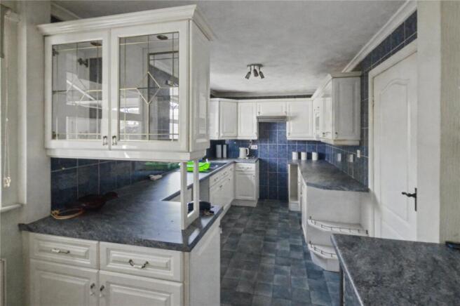 4 bed Semi-Detached for sale Image 5
