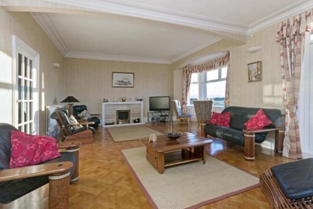 Upper Lounge