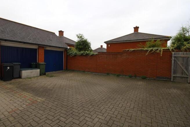 Garage (Main)