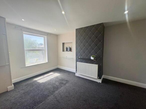1 bed Terraced to rent Image 6