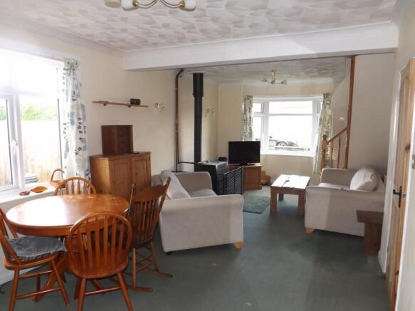 Lounge/Dining Room
