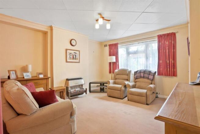 830186517 - 52 Windborough Road , SM5 9.jpg