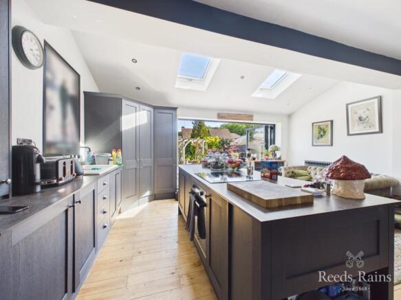 Kitchen/ Living Room