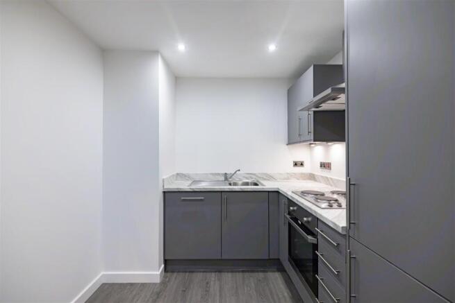 2 bed Apartment to rent Image 8