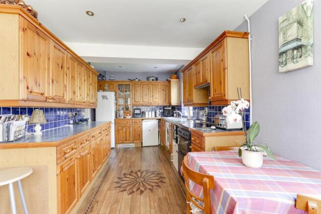 kitchen breakfast room.jpg
