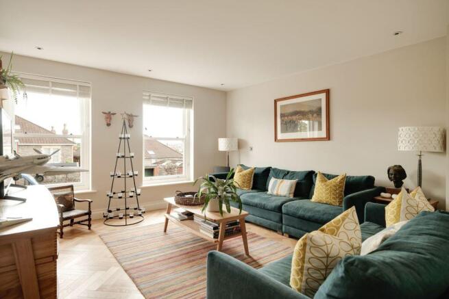 Sitting room/bedroom 3