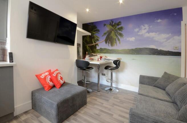 1 bed Terraced to rent Image 5