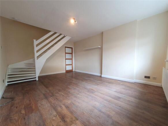2 bed House to rent Image 4