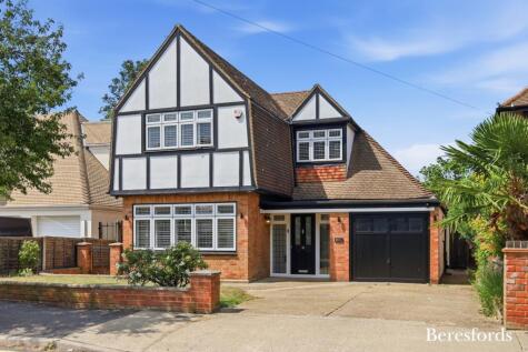 Great Nelmes Chase, Hornchurch, RM11