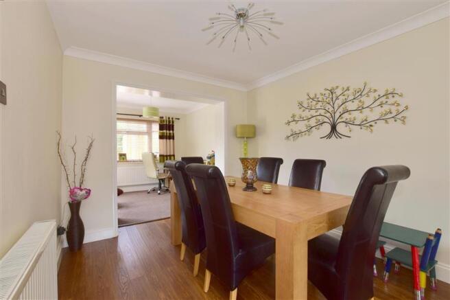 Lounge/ Dining Area