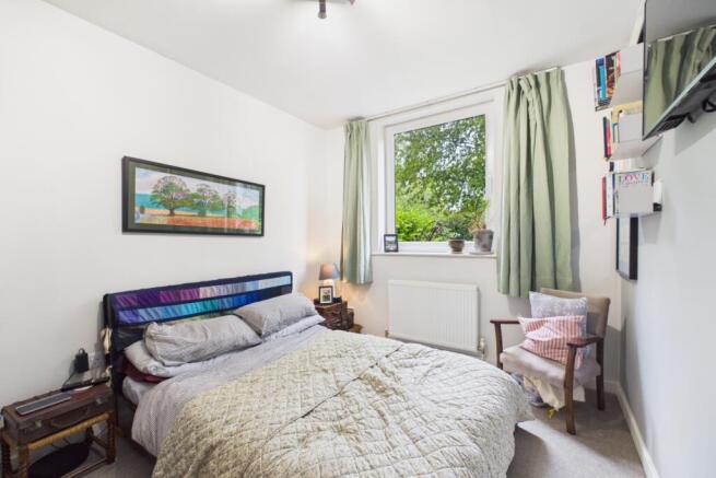 2 bed Ground Flat for sale Image 7