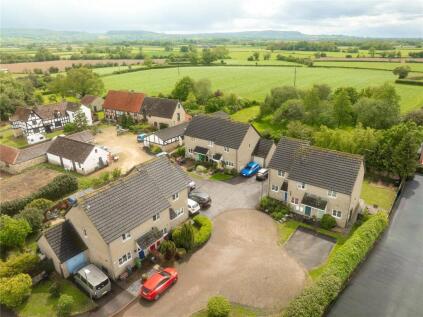 Lea Court, Bath Road, Eastington, Stonehouse, GL10