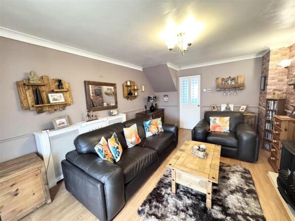 2 bed Semi-Detached for sale Image 4