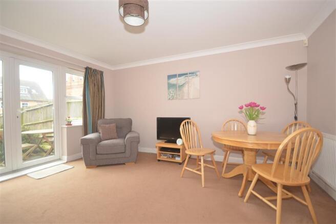 Lounge/Dining Room