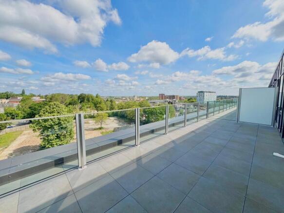 Buckingham Road, Bletchley, Milton Keynes, Buckinghamshire, MK3 photo 4