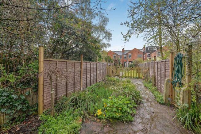 93 May Lane - gdn3.jpg
