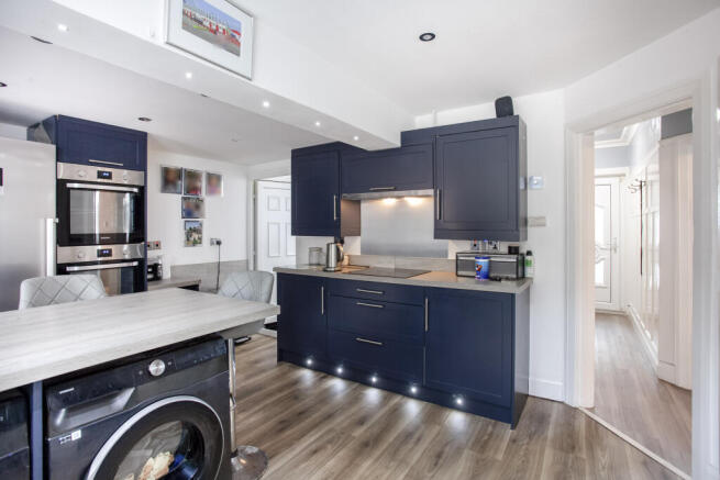 3 bed Semi-Detached for sale Image 8