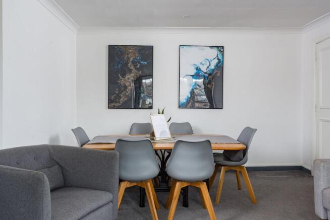 2 bed Flat for sale Image 5