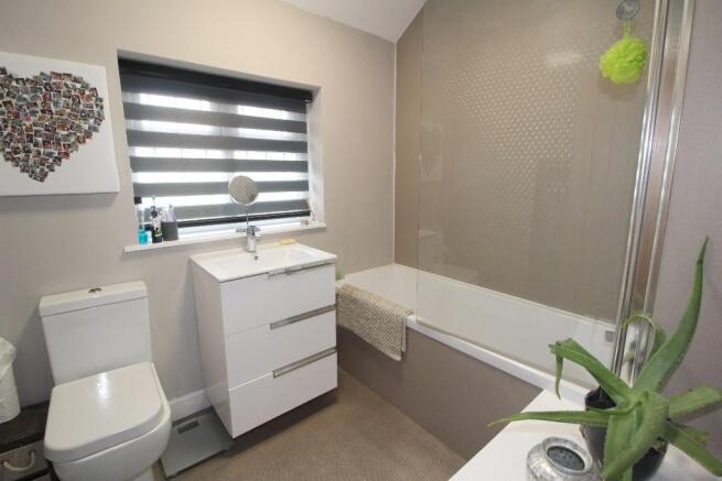 Family Bathroom/WC