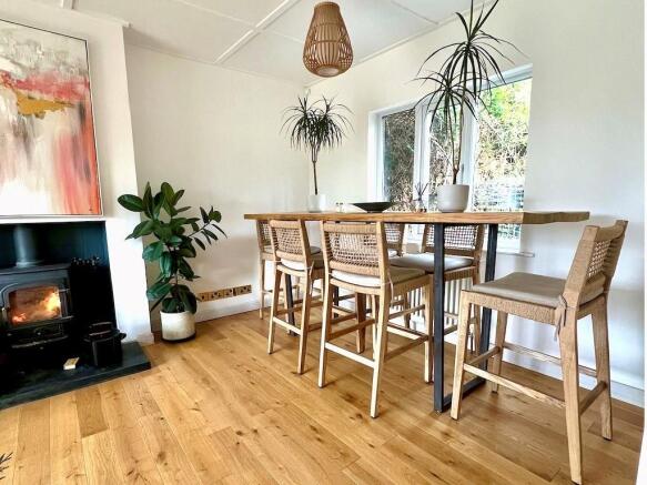 5 bed Semi-Detached for sale Image 8