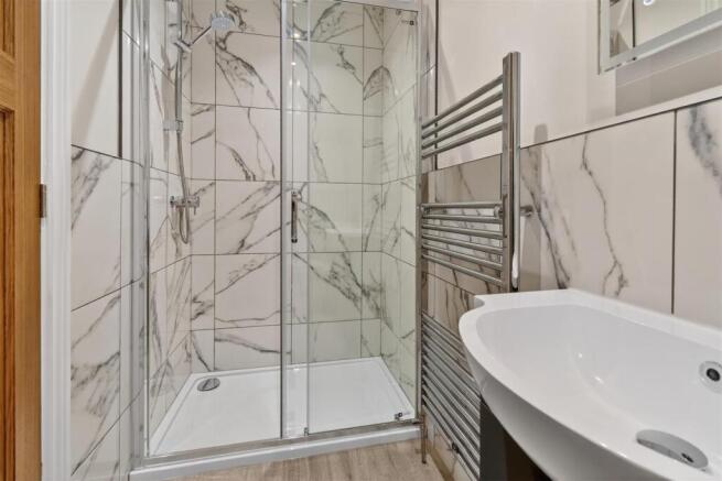 3 bed Terraced for sale Image 9