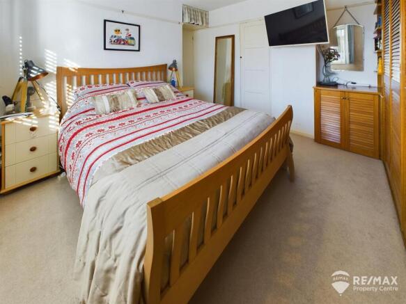 Bedroom 1 (2).jpg