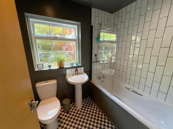 Bathroom.JPG