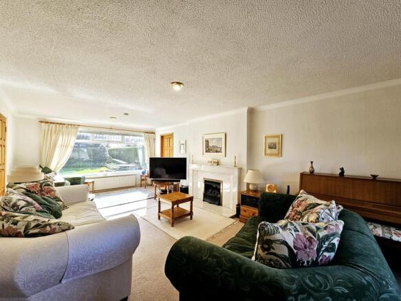 4 bed Detached for sale Image 5