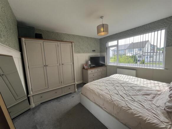 3 bed Semi-Detached for sale Image 11