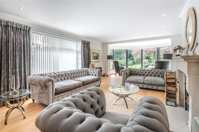 6 bed Detached for sale Image 8