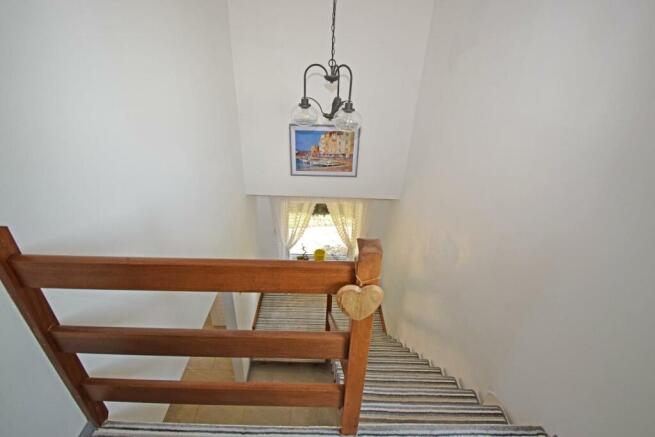 48 Santridge Lane, landing stairs.jpg