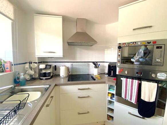 15 Hilborough House - Kitchen2.jpg