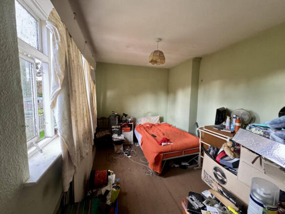 6 bed House for sale Image 6