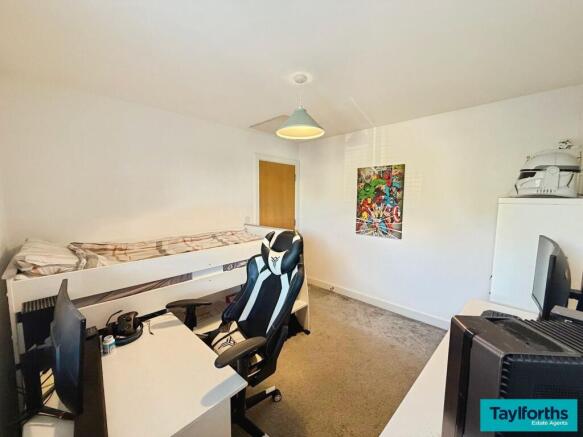 3 bed Semi-Detached for sale Image 10