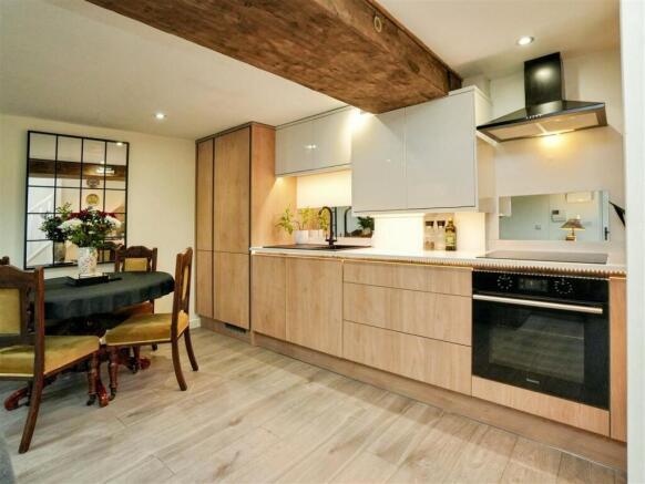 2 bed Terraced for sale Image 4