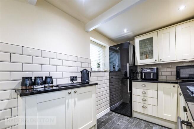 3 bed Semi-Detached for sale Image 6