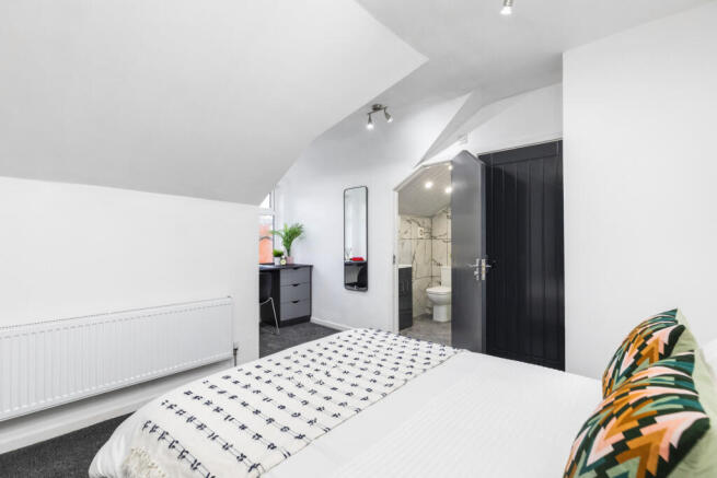 2 bed House to rent Image 12