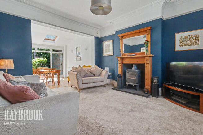 4 bed Semi-Detached for sale Image 4