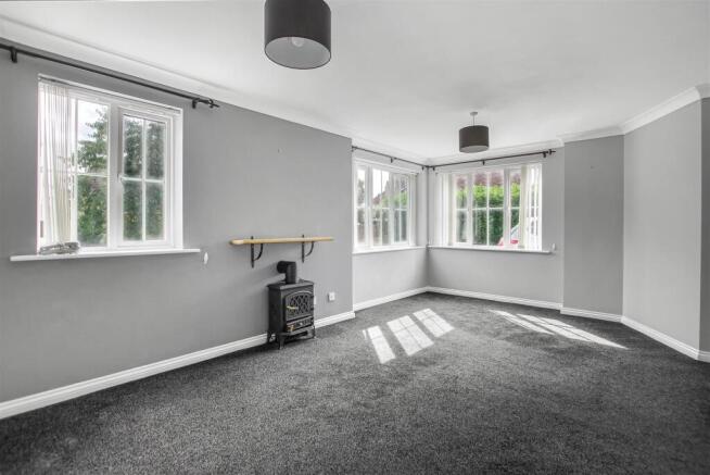 4 bed Detached for sale Image 6