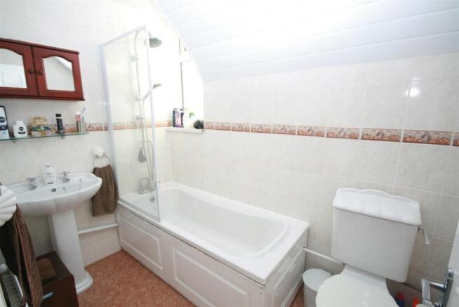 Bathroom.JPG