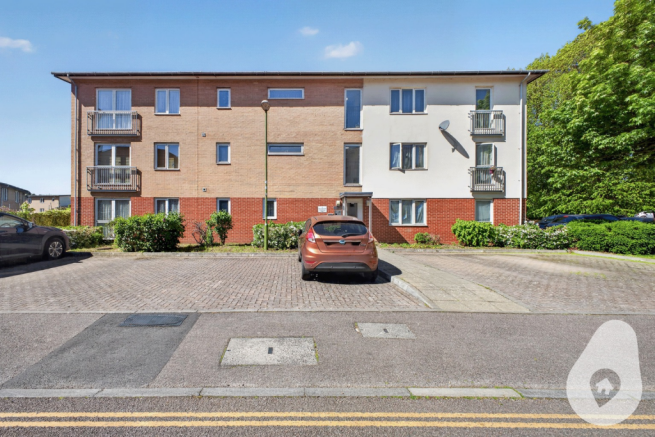 1-bed flat on Watson Road, Stevenage, Hertfordshire, SG1, £180,000
