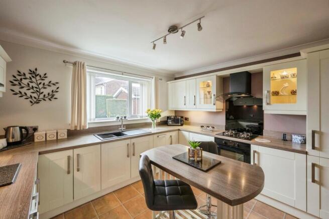 2 bed Detached Bungalow for sale Image 7