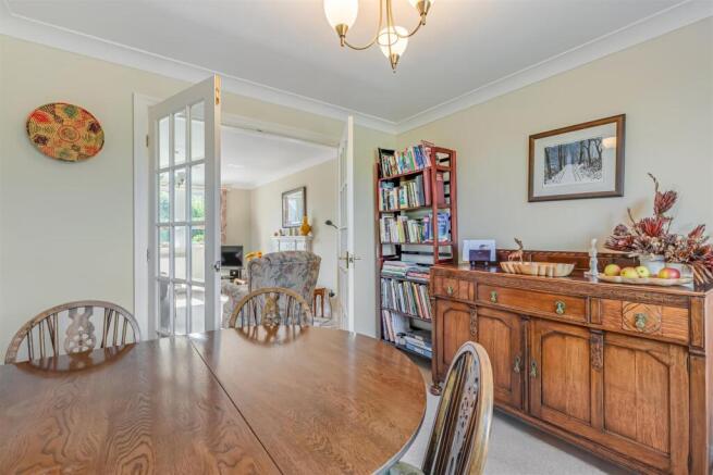 3 bed Town House for sale Image 11