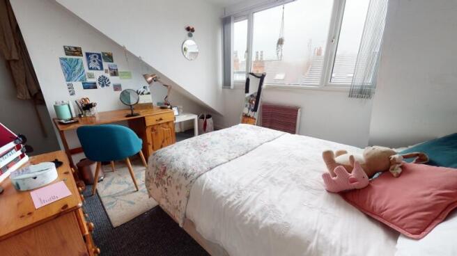 4 bed Terraced to rent Image 7