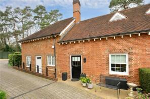 10, Coach House Mews, Whiteley Village Hersham, Walton-on-thames KT12 4BT